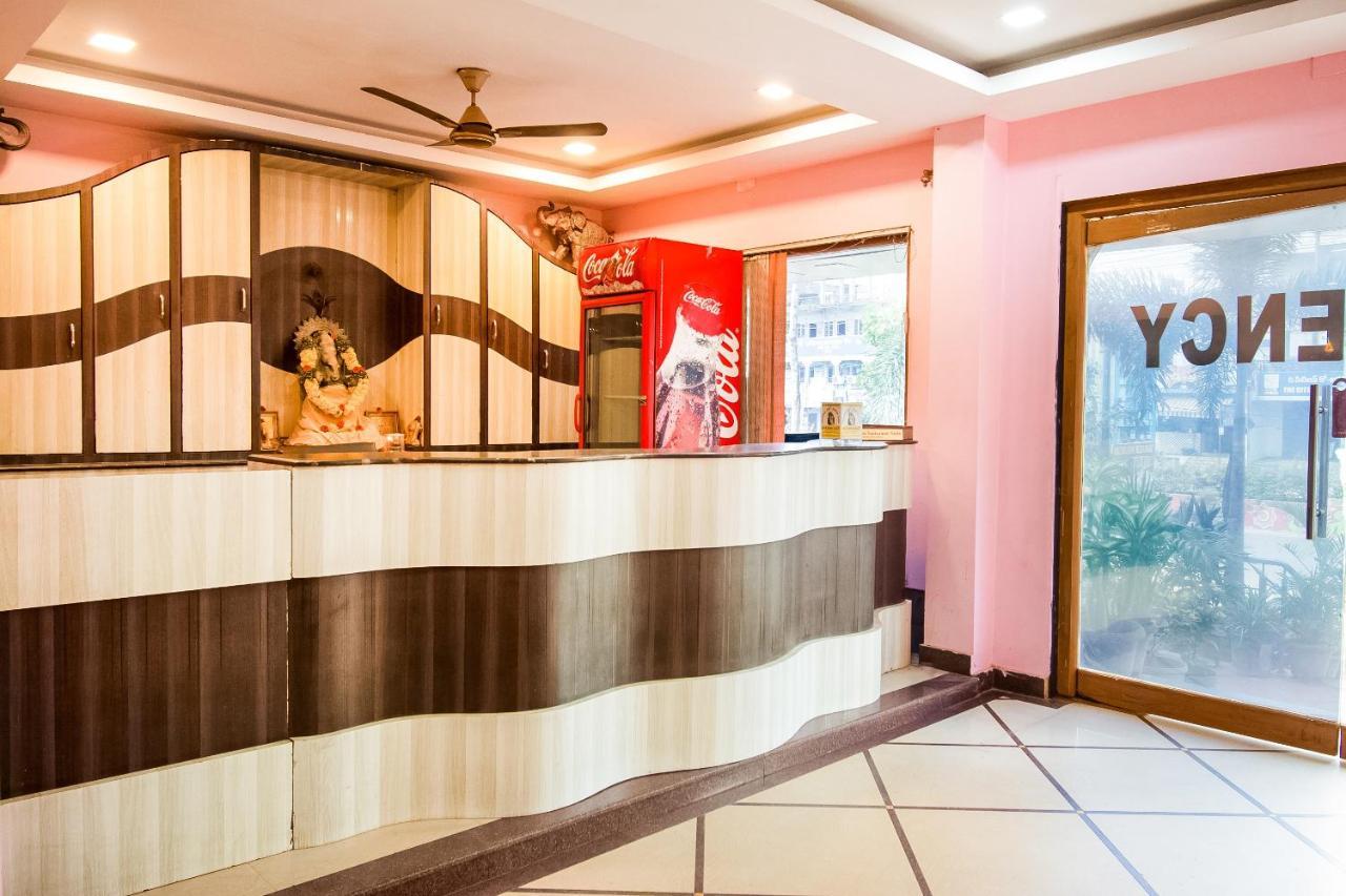 Oyo 62964 Hotel Vandana Grand Nellore Buitenkant foto