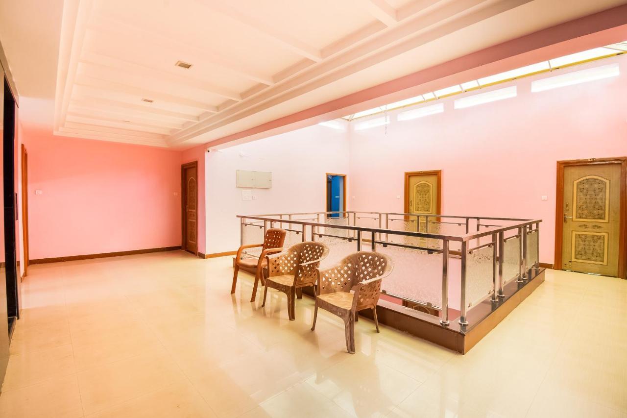 Oyo 62964 Hotel Vandana Grand Nellore Buitenkant foto